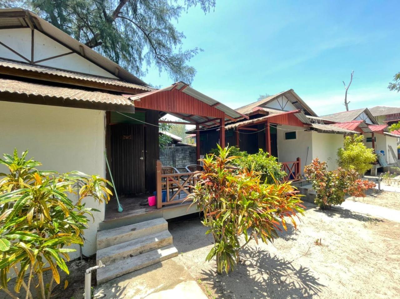 B'First Chalet Perhentian Island Ξενοδοχείο Kampung Kuala Besut Εξωτερικό φωτογραφία