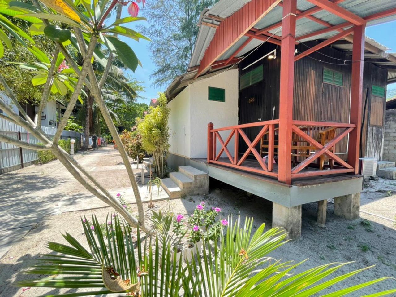 B'First Chalet Perhentian Island Ξενοδοχείο Kampung Kuala Besut Εξωτερικό φωτογραφία